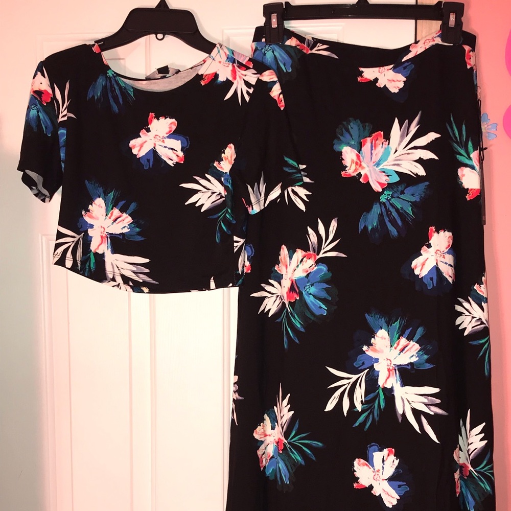2 Piece Set with Crop Top and Maxi Skirt